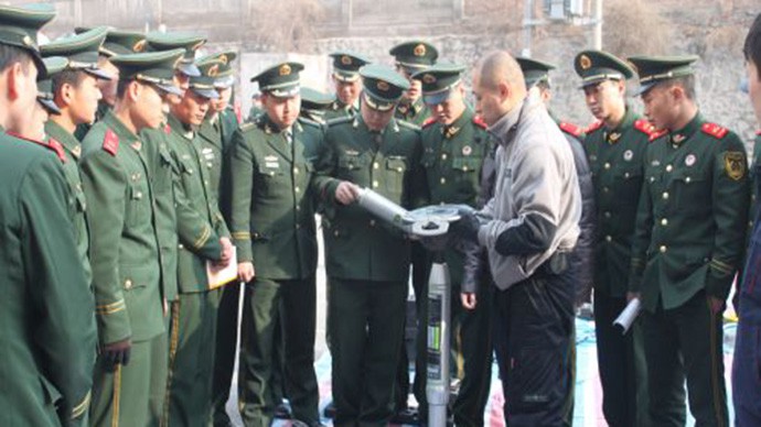 我公司技術(shù)人員在蘭州市消防特勤大隊(duì)為消防官兵現(xiàn)場(chǎng)顯示、培訓(xùn)我公司所供設(shè)備